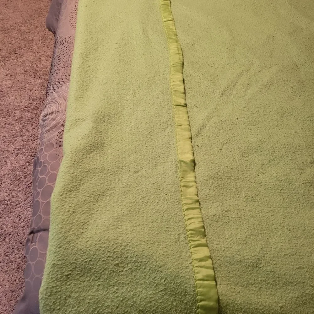 1950s vintage warm wooly bed blanket, pure wool blanket w/ satin binding